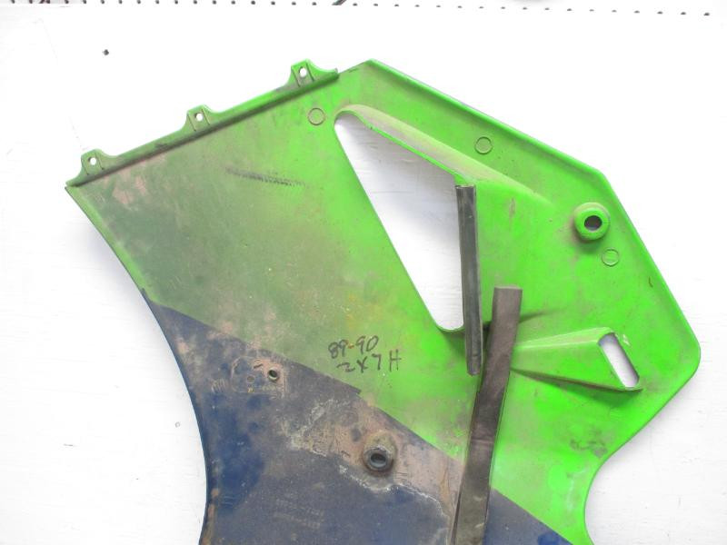 1989 Kawasaki Ninja ZX7 H Right Lower Mid Fairing Body Panel OEM